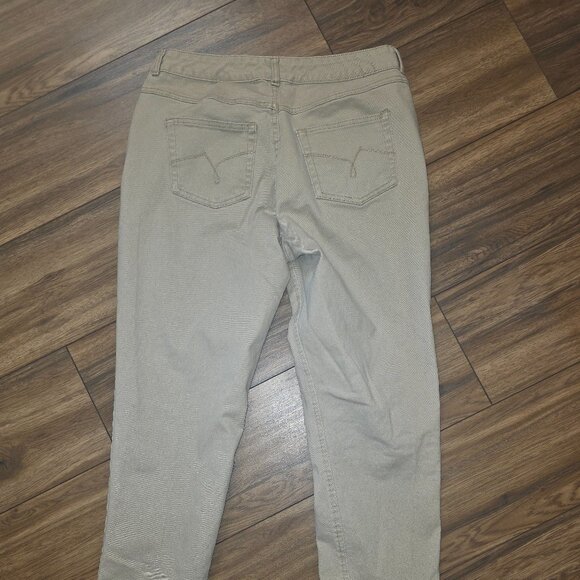 Ladies Jeans - Picture 1 of 5